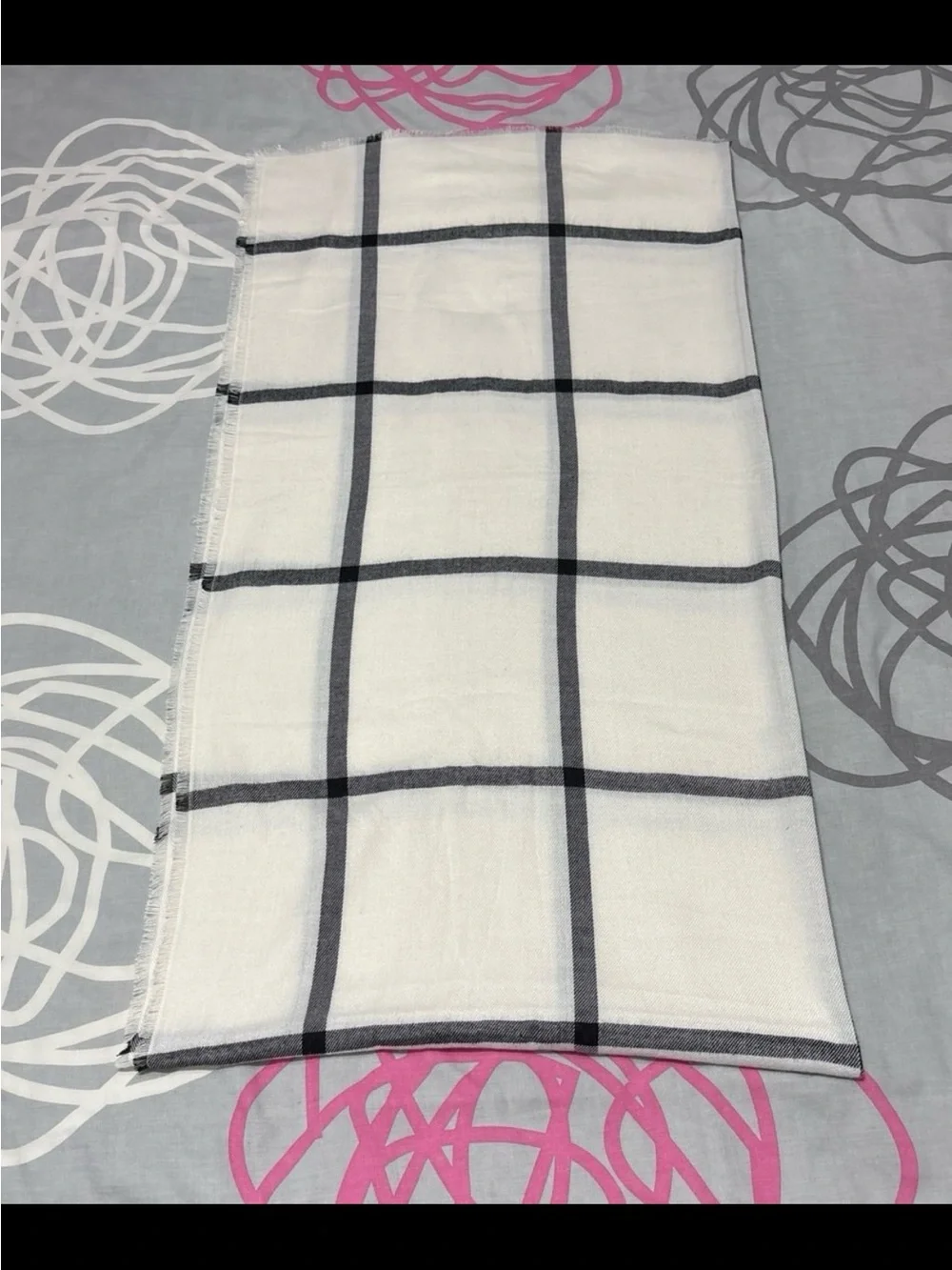 H&M White and Black Plaid Scarf